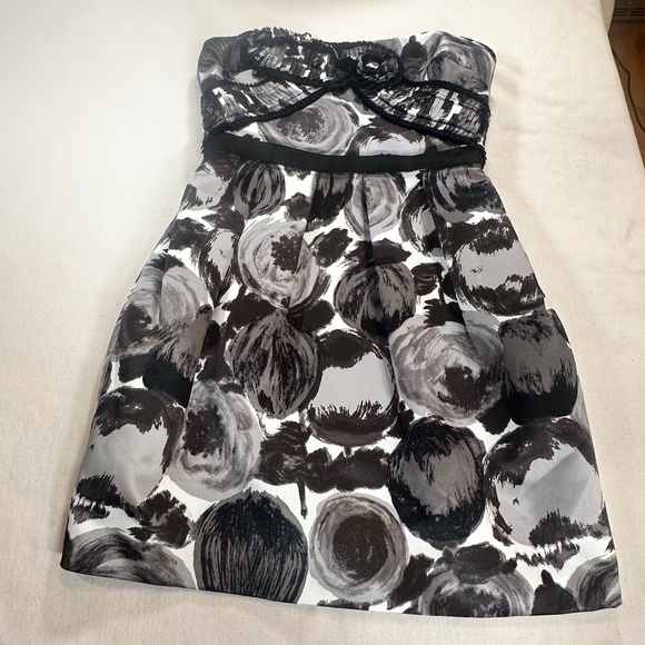 BCBGMaxazria Women Dress 4 Black Printed Silk Blend Strapless Mini Dress - Picture 2 of 10